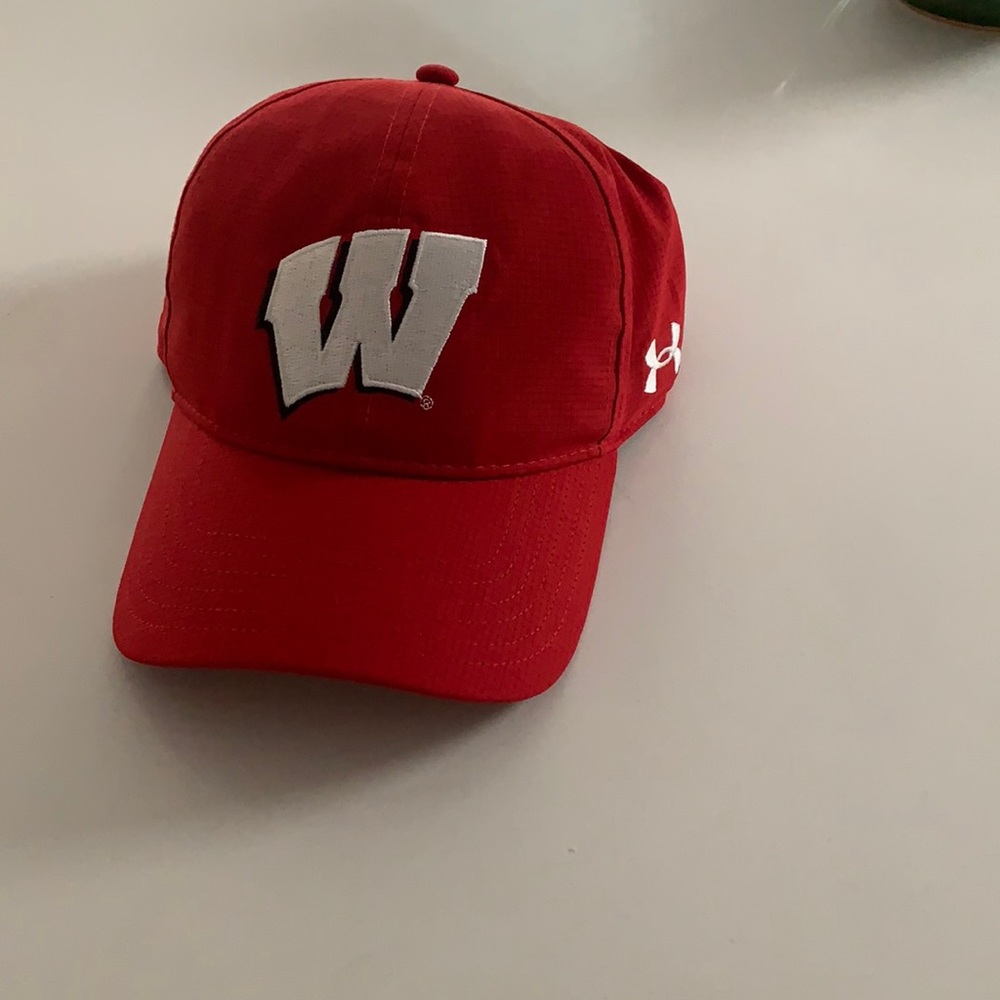 Women’s Under Armour Badgers Hat